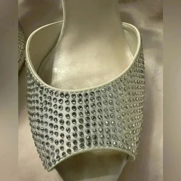 David’s Bridal Jessa Rhinestone Heels Slingback Crystal Peep Toe Womens Size 8.5 - Picture 2 of 7